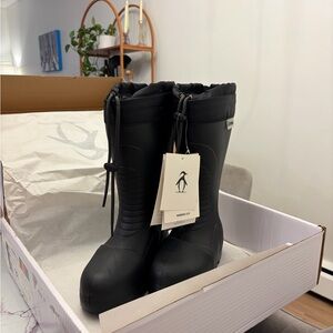 NEW in box FUBUKI Niseko 2.0 High Boot - Unisex Size 37 (Women’s 6) in Black